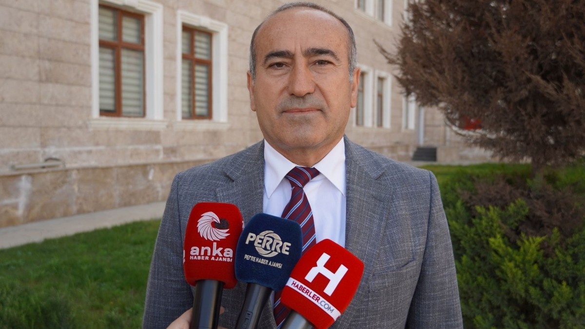 ADD Şube Başkanı Özcan: ‘Milletin iradesine ve tam bağımsızlığa sahip çıkmak zorundayız’