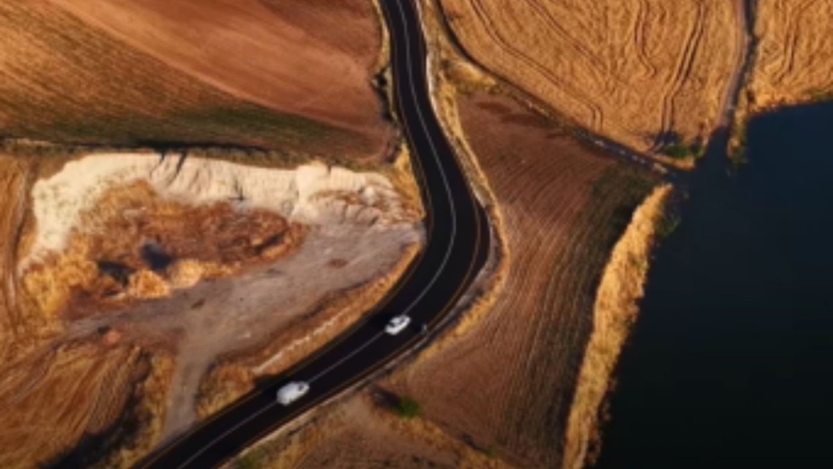 Adıyaman’da Kızılcapınar Köyü grup yolunda sıcak asfalt çalışmaları tamamlandı  - Videolu Haber